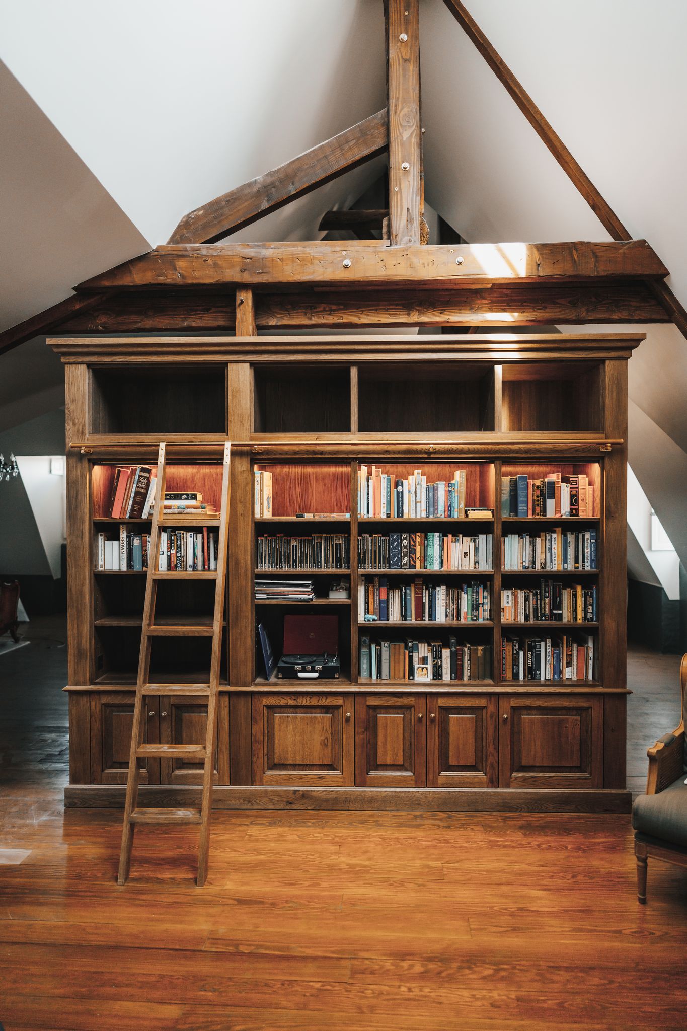 Bibliothèque bois massif avec Leds